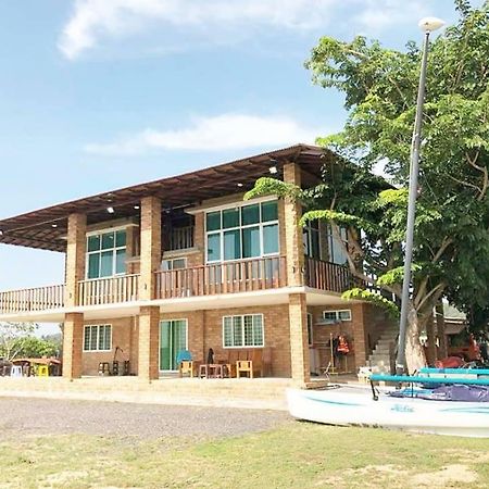 Ombak Deru Lodge Marang Exterior foto