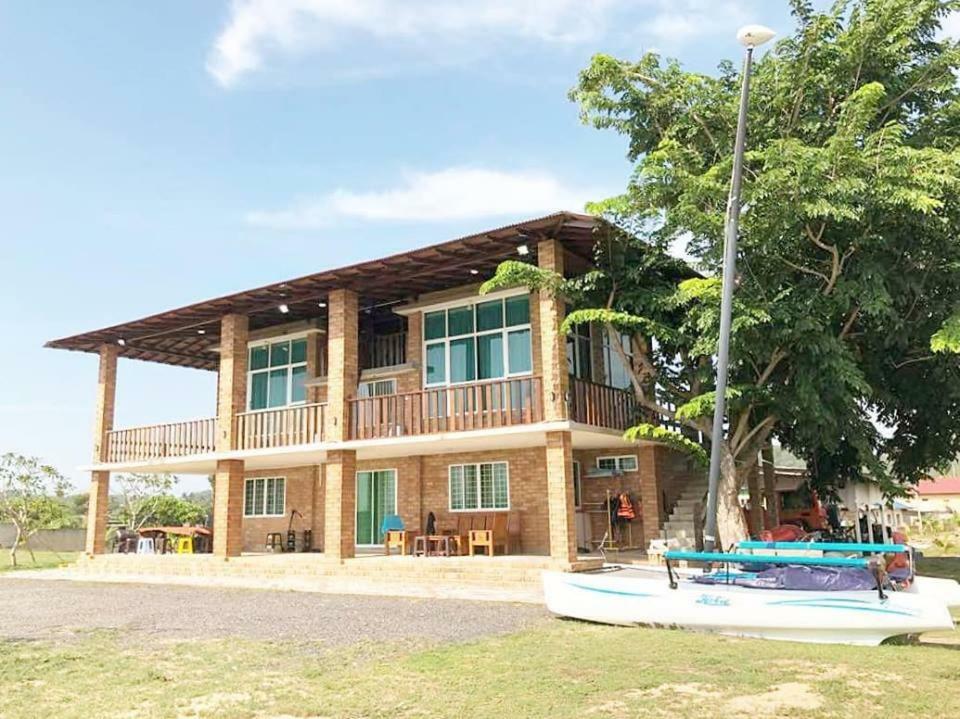 Ombak Deru Lodge Marang Exterior foto