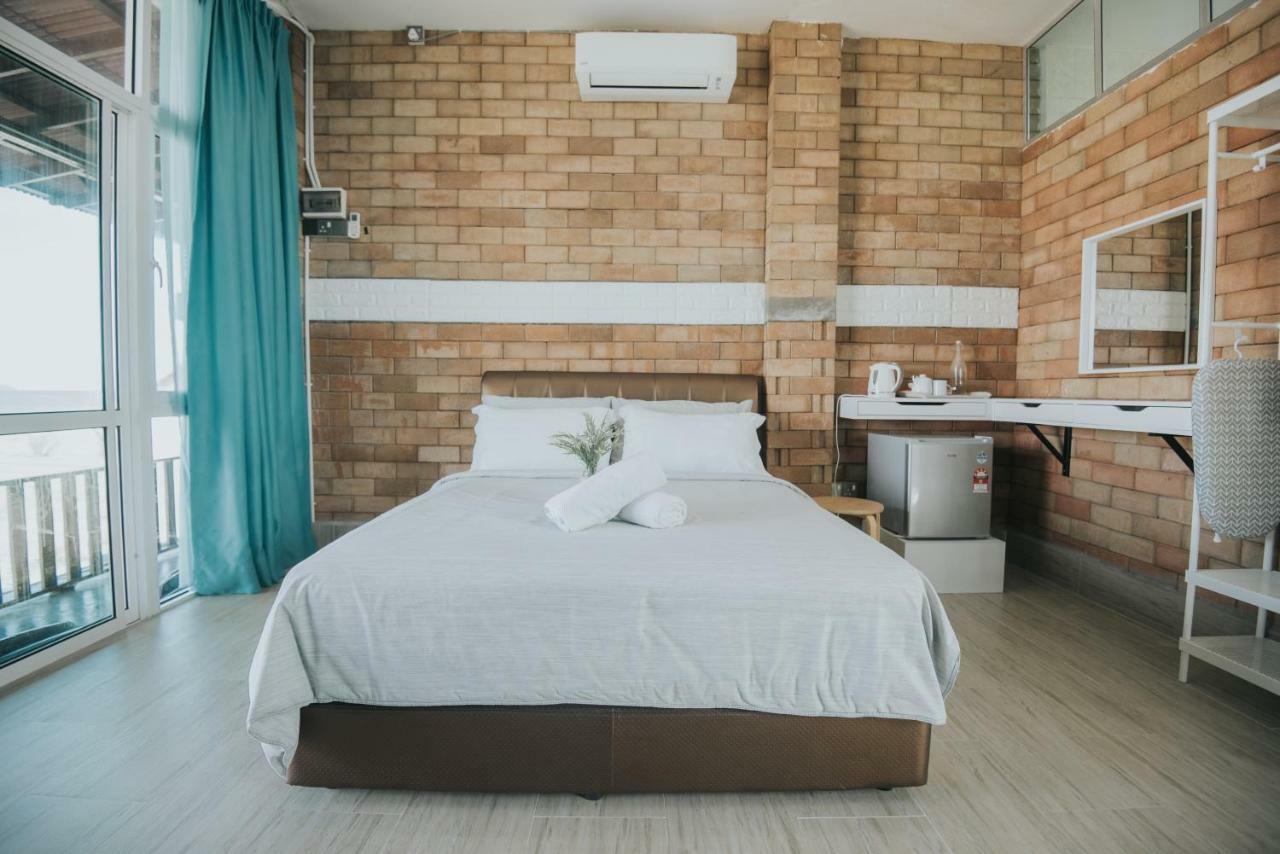 Ombak Deru Lodge Marang Exterior foto