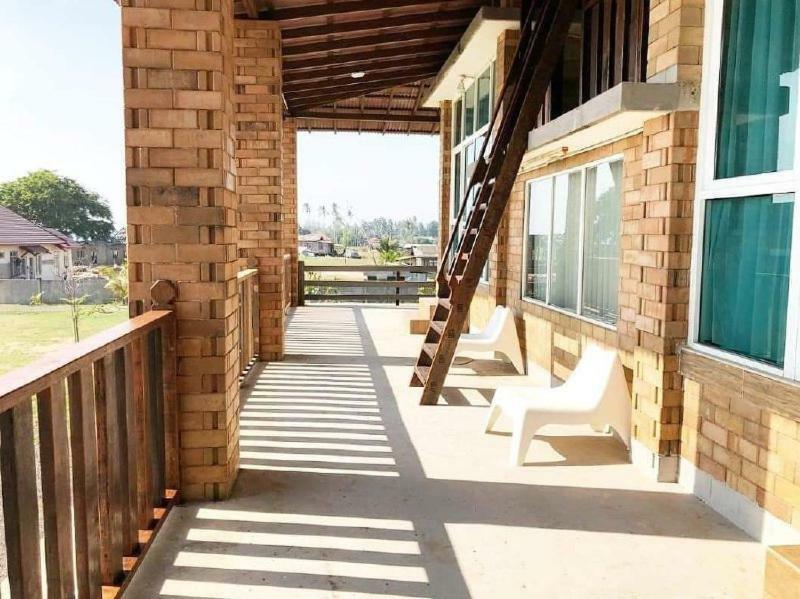 Ombak Deru Lodge Marang Exterior foto