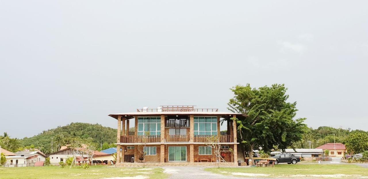 Ombak Deru Lodge Marang Exterior foto