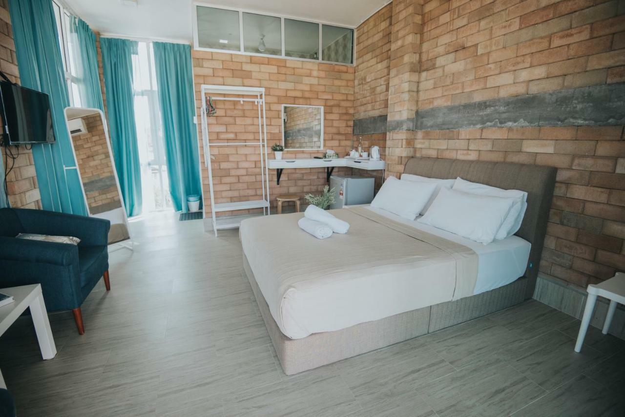 Ombak Deru Lodge Marang Exterior foto